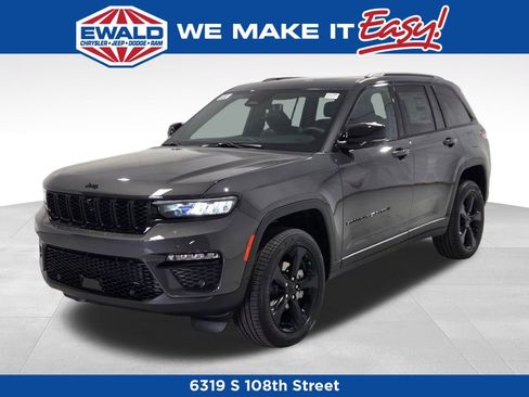 New 2025 Jeep Grand Cherokee Limited w/ Luxury Tech Group II image 17