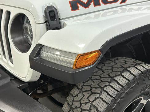 Used 2022 Jeep Gladiator Mojave w/ LED Lighting Group AWD/4WD image 7