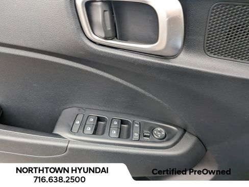 Certified 2023 Hyundai Venue SEL image 25