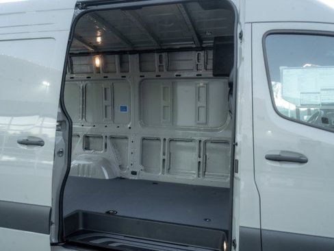 New 2026 Mercedes-Benz Sprinter 2500 image 12