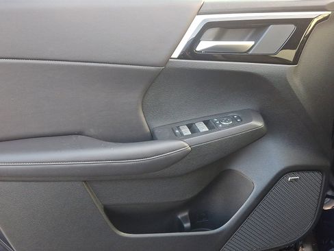 New 2026 Mitsubishi Outlander SE image 11