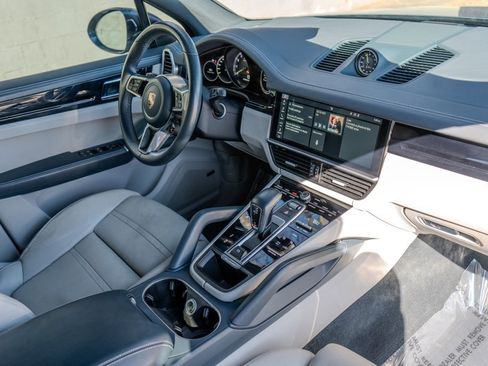Used 2019 Porsche Cayenne E-Hybrid image 18