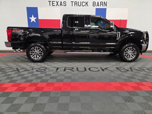 Used 2018 Ford F250 Lariat w/ Lariat Value Package AWD/4WD image 13
