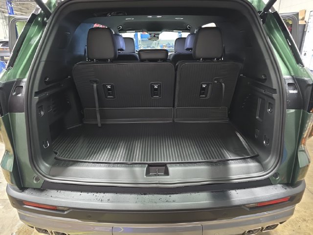 New 2027 Chevrolet Traverse LT w/ Driver Confidence Package AWD/4WD image 14
