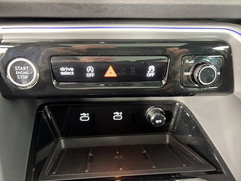 Used 2025 Audi Q5 Premium Plus w/ Premium Plus AWD/4WD image 28