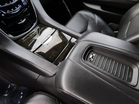 Used 2020 Cadillac Escalade Platinum image 31