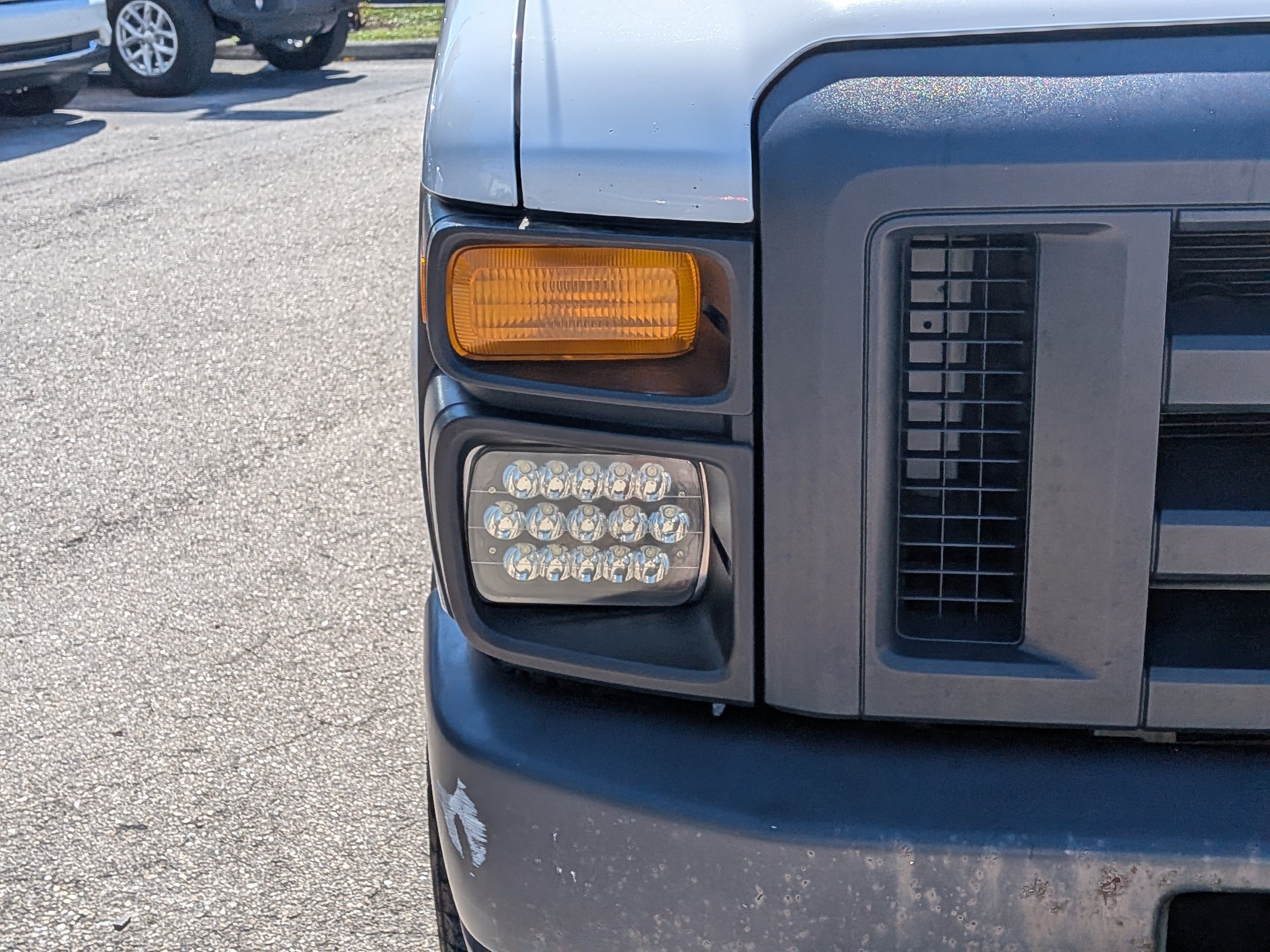 Used 2014 Ford E-350 and Econoline 350 Super Duty RWD image 10
