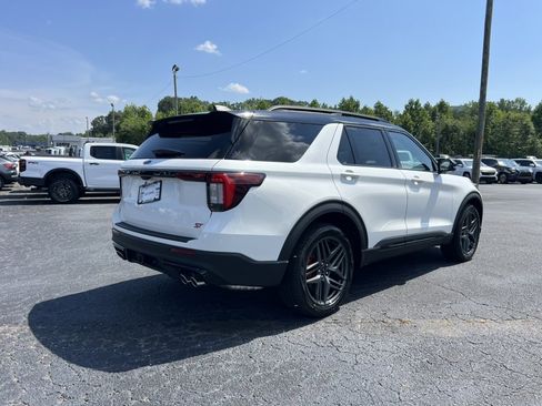 New 2025 Ford Explorer ST image 5