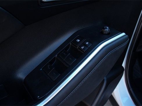 Used 2023 Toyota Highlander XSE image 13