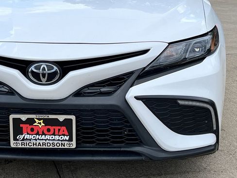 Used 2024 Toyota Camry SE FWD image 8