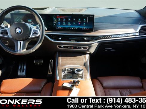 Used 2024 BMW X7 M60i w/ Executive Package image 27