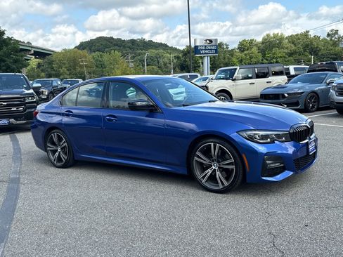 Used 2022 BMW 330i xDrive Sedan w/ M Sport Package AWD/4WD image 1