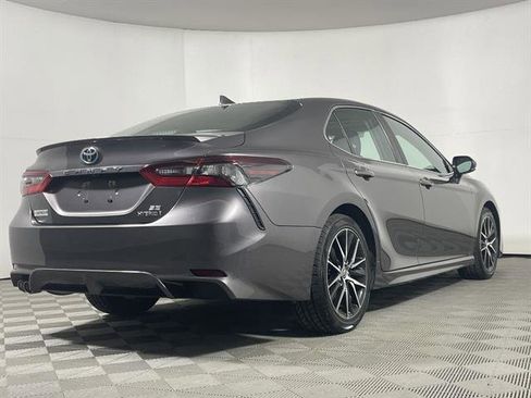 Used 2022 Toyota Camry SE w/ Cold Weather Package FWD image 8