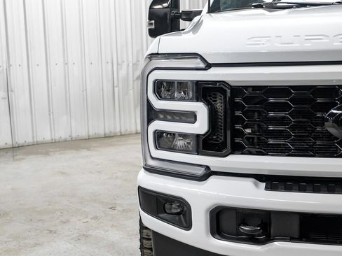 Used 2024 Ford F350 Lariat w/ FX4 Off-Road Package AWD/4WD image 47