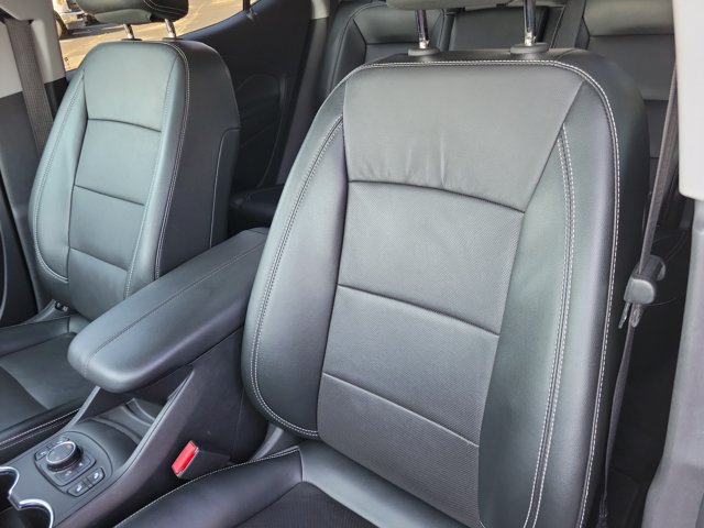 Used 2024 GMC Terrain SLT AWD/4WD image 12