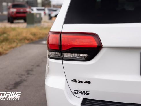 Used 2018 Jeep Grand Cherokee Altitude image 8