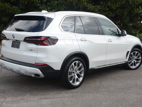 Used 2026 BMW X5 xDrive40i w/ Climate Comfort Package AWD/4WD image 3