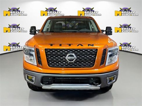 Used 2019 Nissan Titan XD image 2