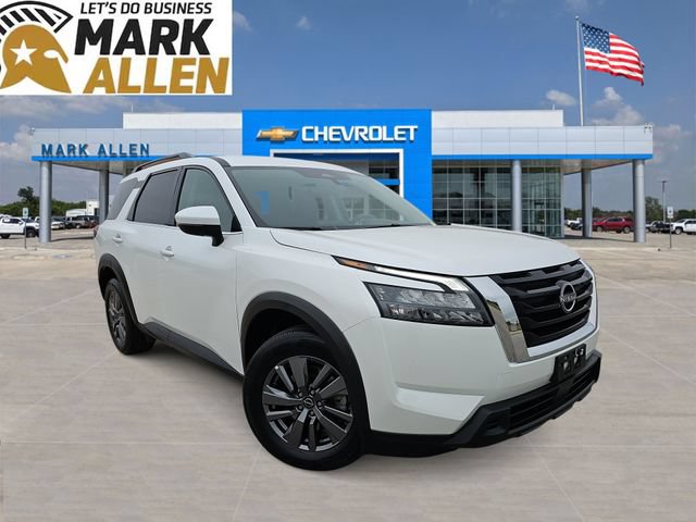 Used 2025 Nissan Pathfinder SV FWD image 1