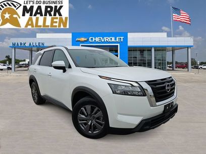 Used 2025 Nissan Pathfinder SV