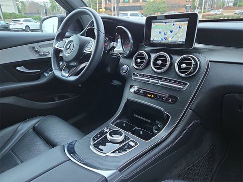 Used 2019 Mercedes-Benz GLC 300 image 18