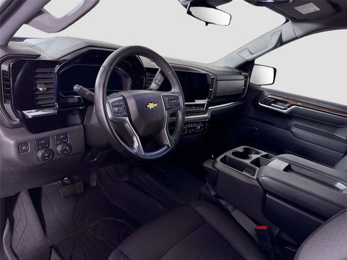 Used 2023 Chevrolet Silverado 1500 LT w/ Convenience Package II image 3