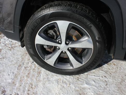 Used 2019 Jeep Cherokee Limited image 56