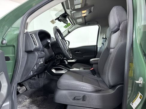 Used 2022 Nissan Frontier SV image 4