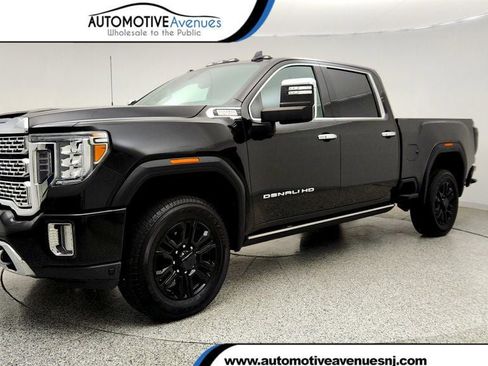 Used 2022 GMC Sierra 2500 Denali w/ Denali Black Diamond Edition AWD/4WD image 1