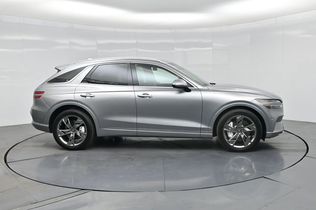 Used 2025 Genesis Electrified GV70 w/ Prestige Package AWD/4WD image 8