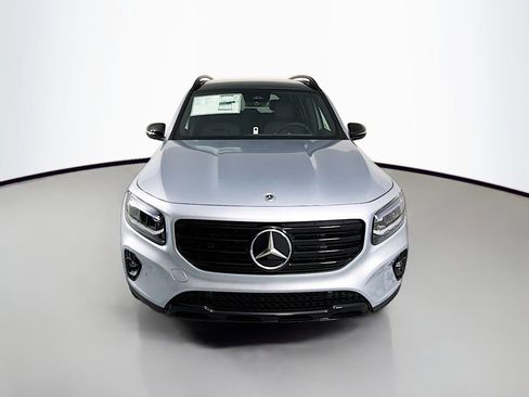 Used 2025 Mercedes-Benz GLB 250 4MATIC image 6