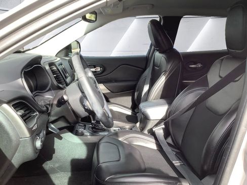 Used 2020 Jeep Cherokee Latitude Plus w/ Comfort/Convenience Group image 7