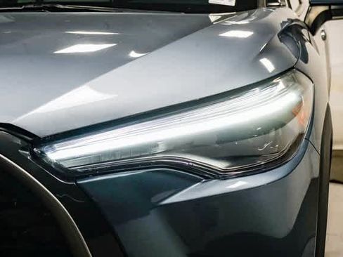 Certified 2023 Toyota Corolla Cross XLE image 8