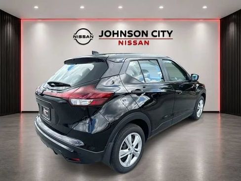 Used 2025 Nissan Kicks Play S FWD image 5