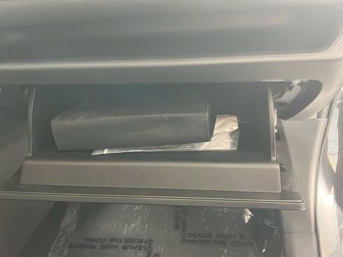 Used 2025 Toyota RAV4 LE image 30