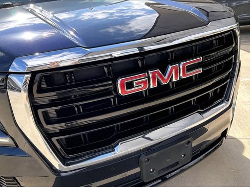 Used 2024 GMC Yukon SLE image 29