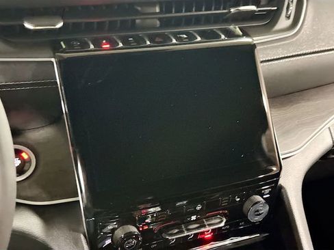 New 2025 Jeep Grand Cherokee Limited w/ Black Appearance Package image 14