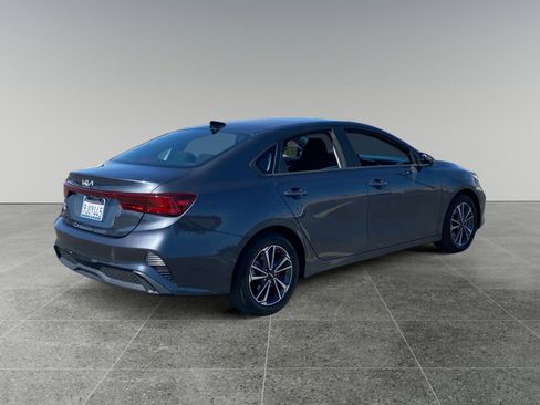 Used 2024 Kia Forte LXS w/ LXS Technology Package image 5