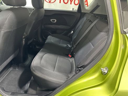 Used 2016 Kia Soul + image 20