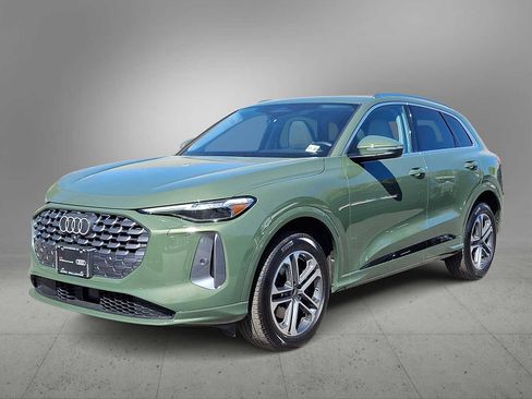 Certified 2025 Audi Q5 Premium w/ Premium Plus AWD/4WD image 1