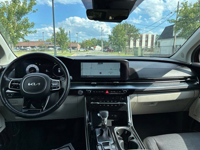Certified 2024 Kia Carnival SX Prestige FWD image 3