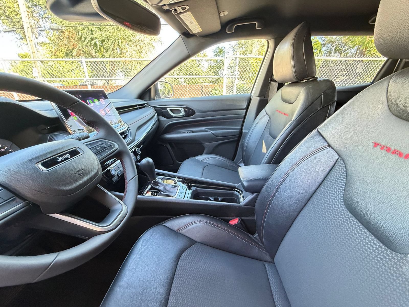 Used 2025 Jeep Compass Trailhawk AWD/4WD image 26