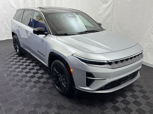 Used 2024 Jeep Wagoneer Launch Edition image 19