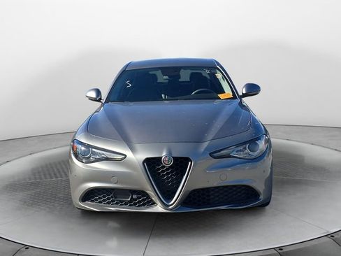 Used 2018 Alfa Romeo Giulia AWD image 8