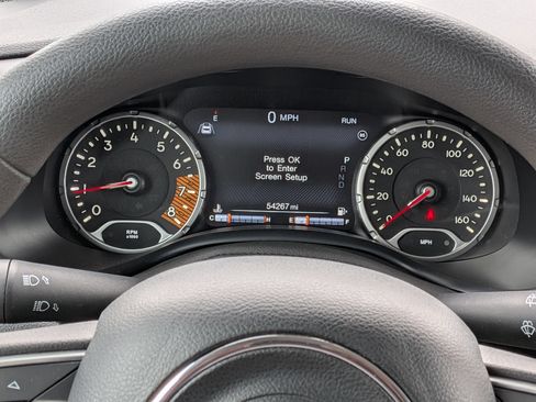 Used 2023 Jeep Renegade Latitude AWD/4WD image 19