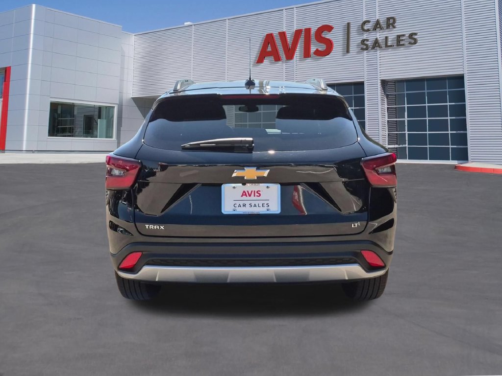 Used 2026 Chevrolet Trax LT FWD image 7