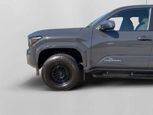 Used 2025 Toyota Tacoma SR5 AWD/4WD image 19