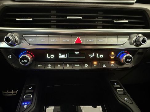 Used 2022 Kia Telluride SX w/ SX Prestige Package image 26