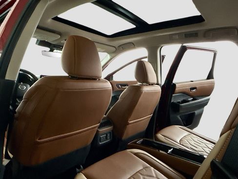 New 2026 Nissan Pathfinder Platinum image 6
