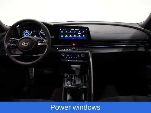 New 2025 Hyundai Elantra SEL image 8